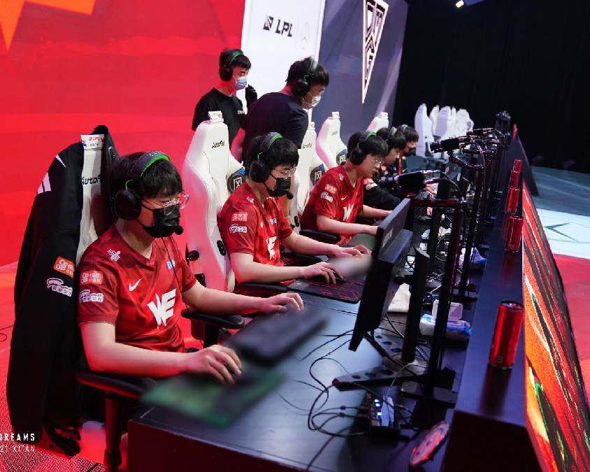 策显示了巴 策显示了巴