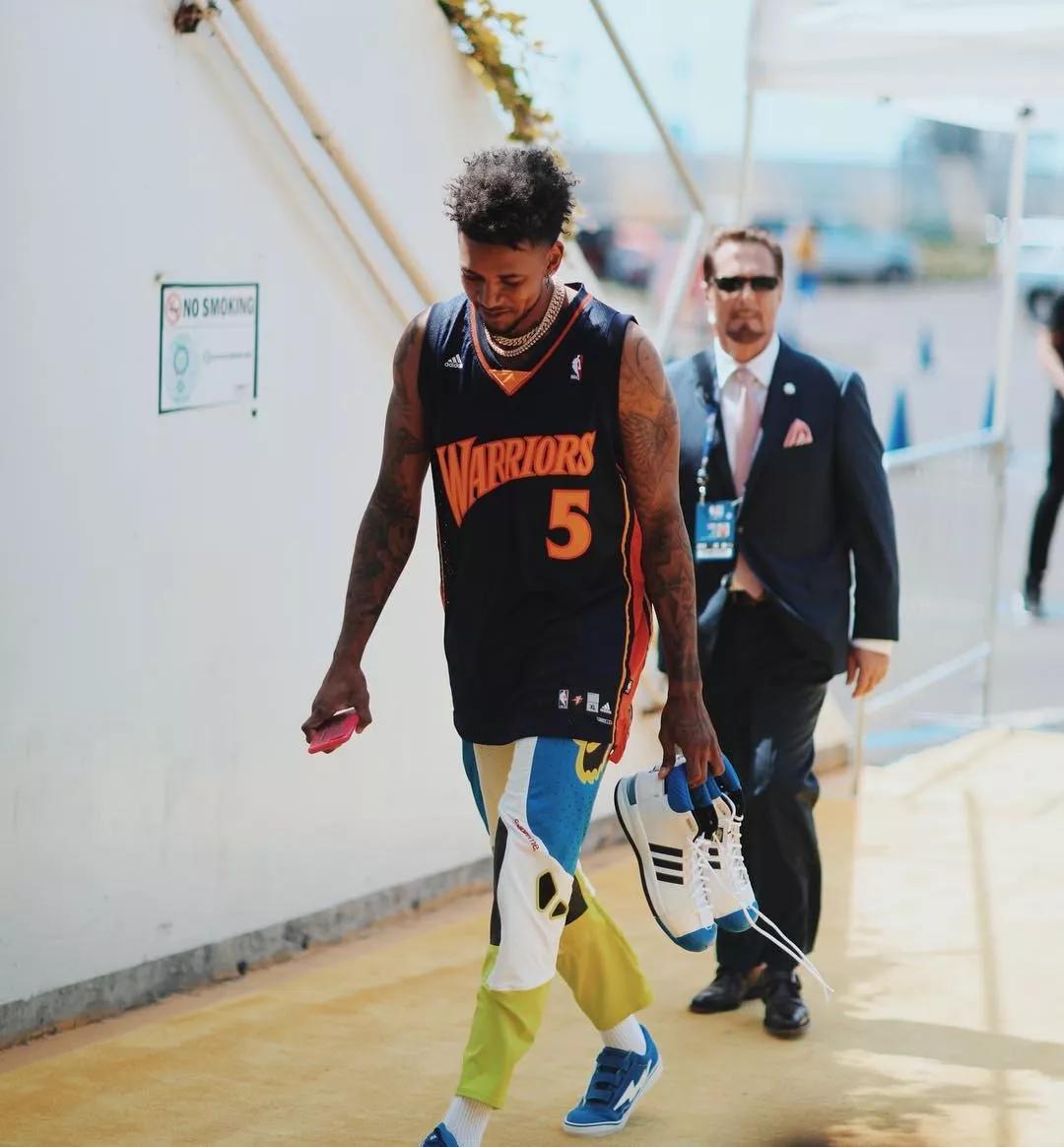 发生什么 发生什么